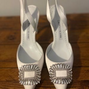 Wedding shoes. Hangisli Crystal Buckle Manolo Blahnik